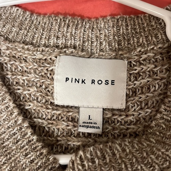 only worn once for family photos, very comfy - Picture 4 of 5